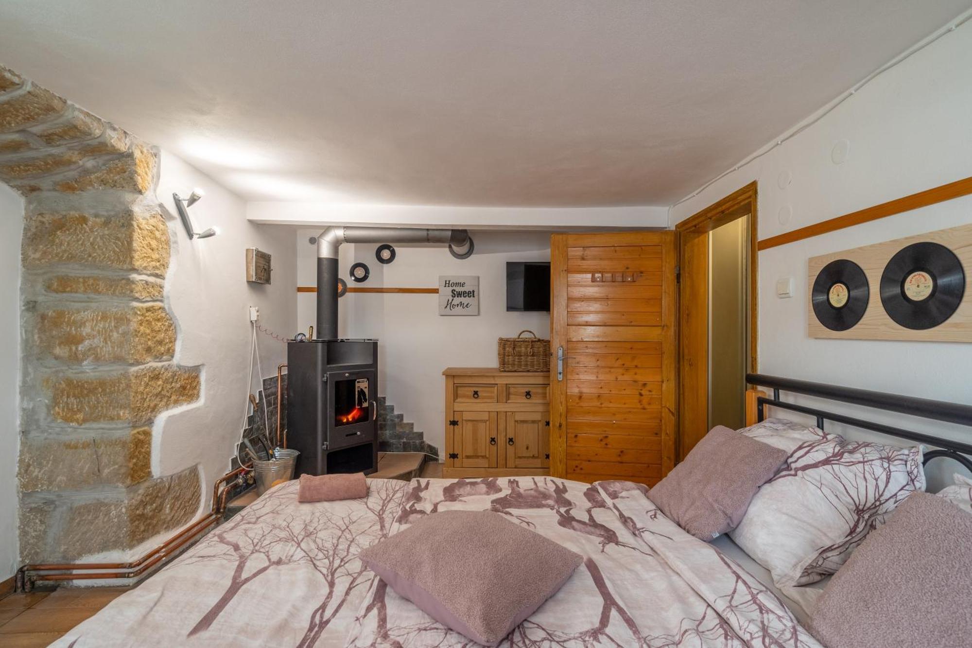 Apartman Karin Rovensko pod Troskami Εξωτερικό φωτογραφία