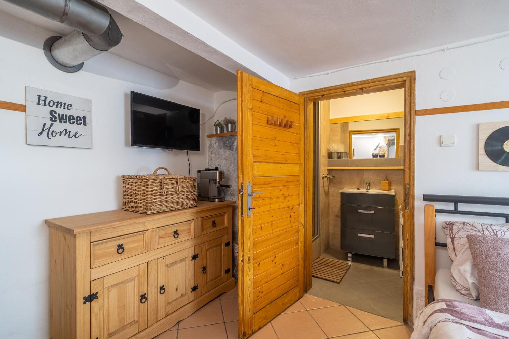Apartman Karin Rovensko pod Troskami Εξωτερικό φωτογραφία