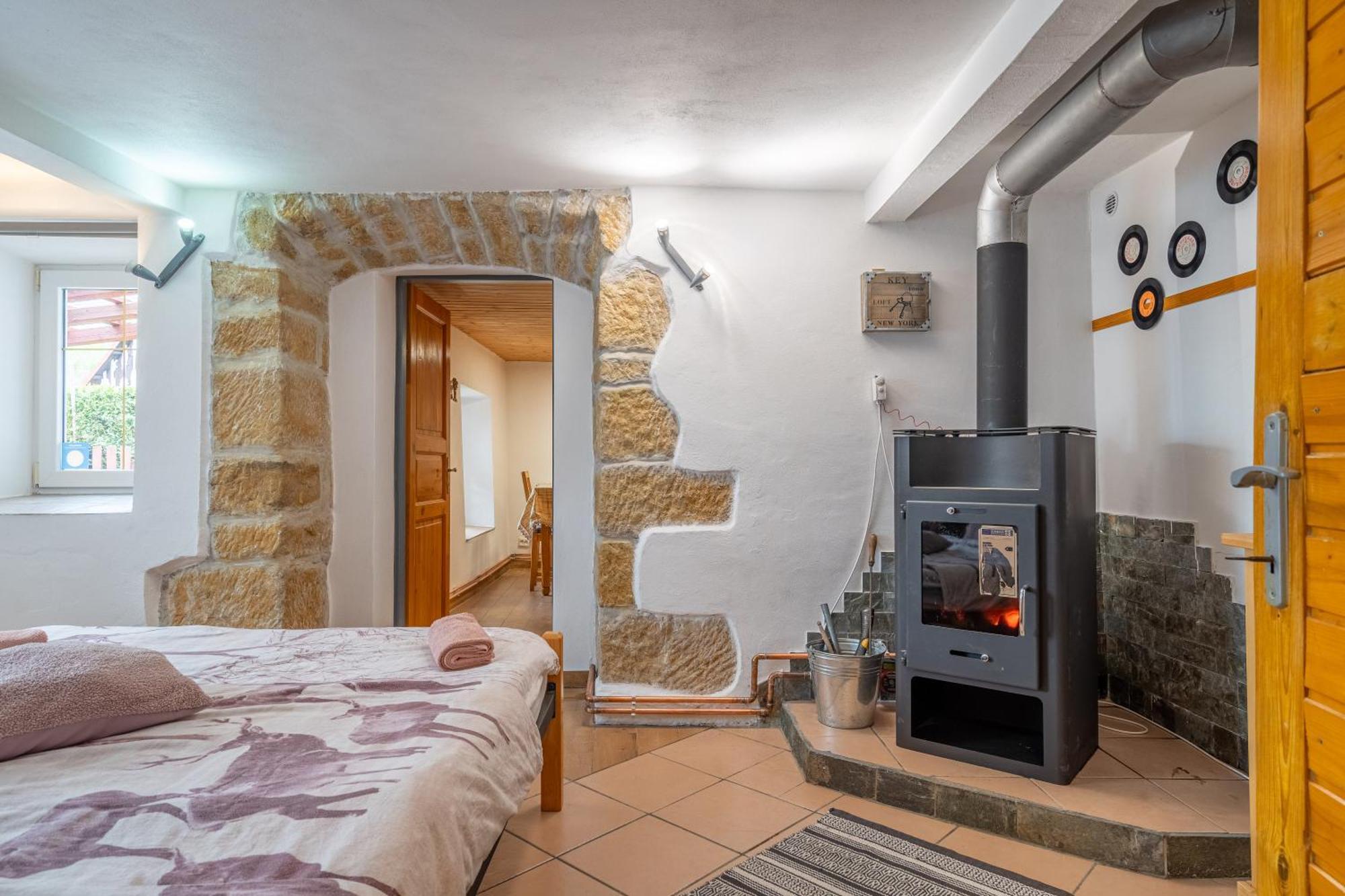 Apartman Karin Rovensko pod Troskami Εξωτερικό φωτογραφία